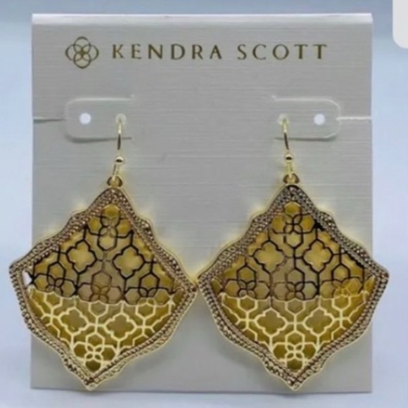Kendra Scott Tatum Stud Earrings – Smyth Jewelers 🔥🔥🔥ONE ITEM DEAL OF THE DAY KENDRA SCOTT Authentic Earrings Set Reduced Buy Now